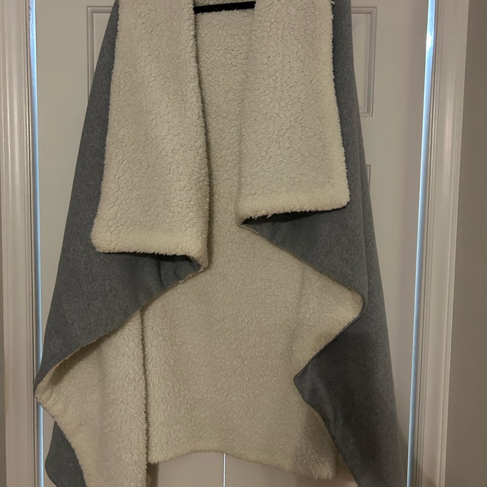 Cozy Grey and White Sherpa Wrap